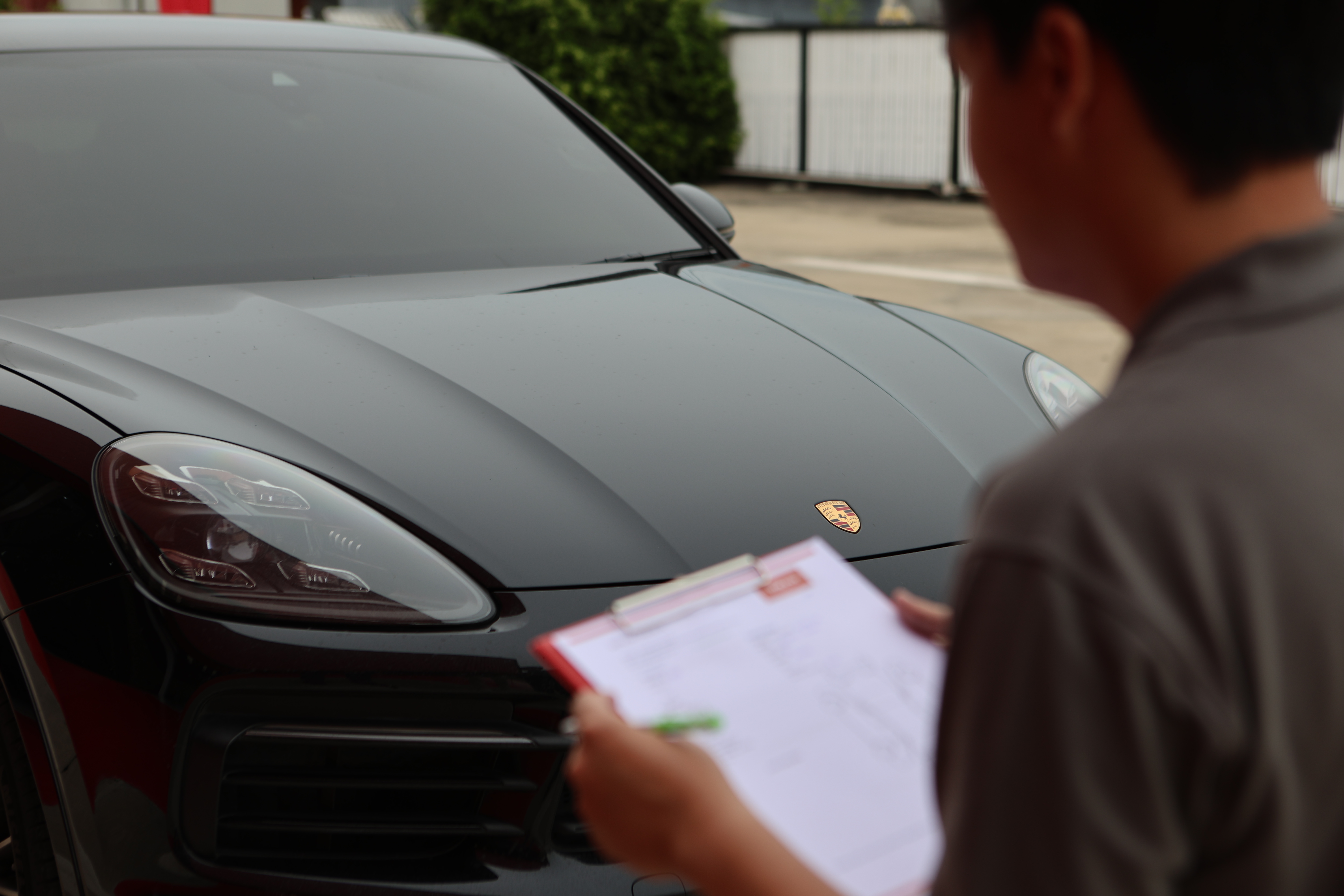 Porsche Cayenne: SUV ที่ผสมผสานความหรูหราและสมรรถนะสูง