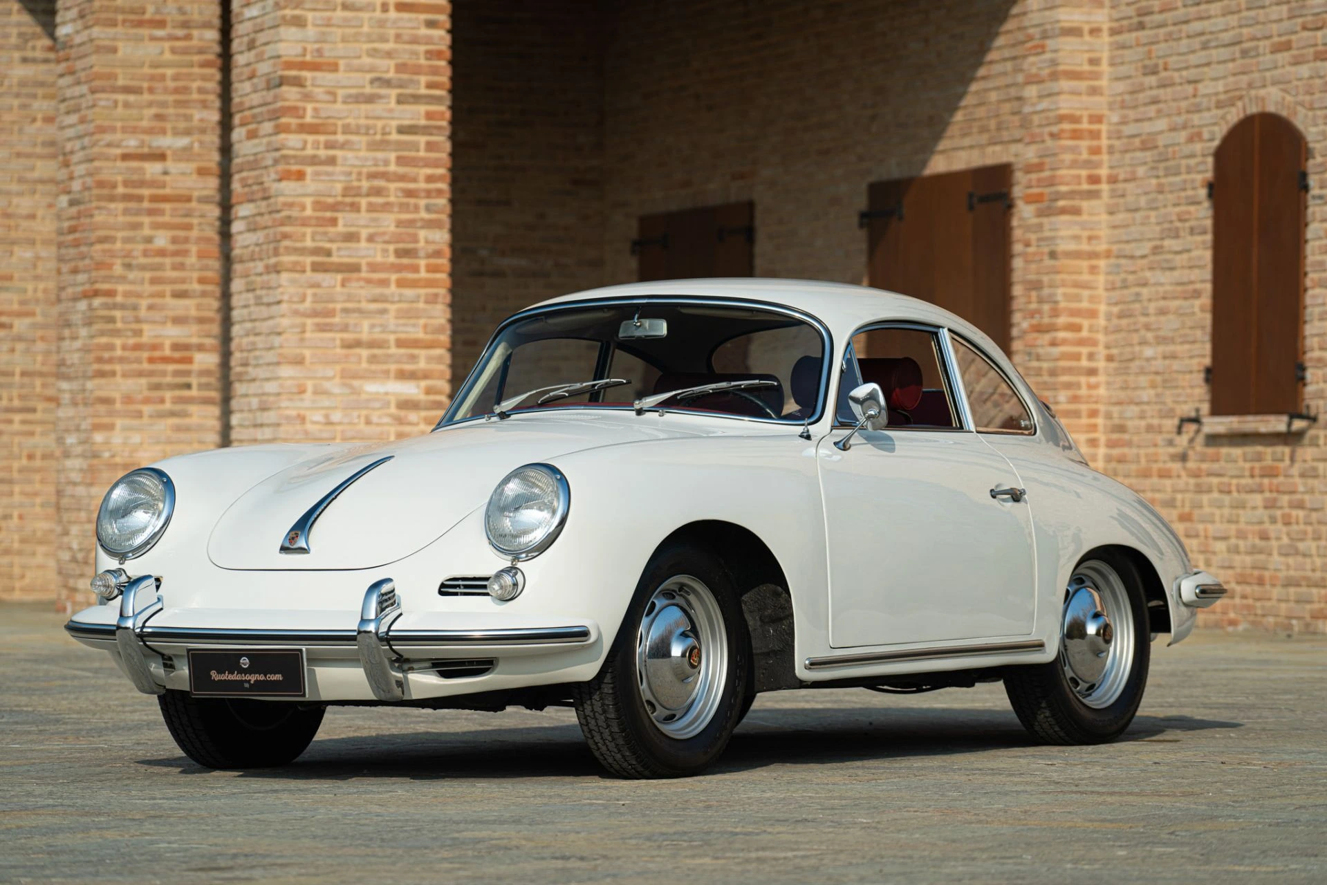 Porsche 356 ตำนานความคลาสสิกที่ไม่เคยเลือนหาย