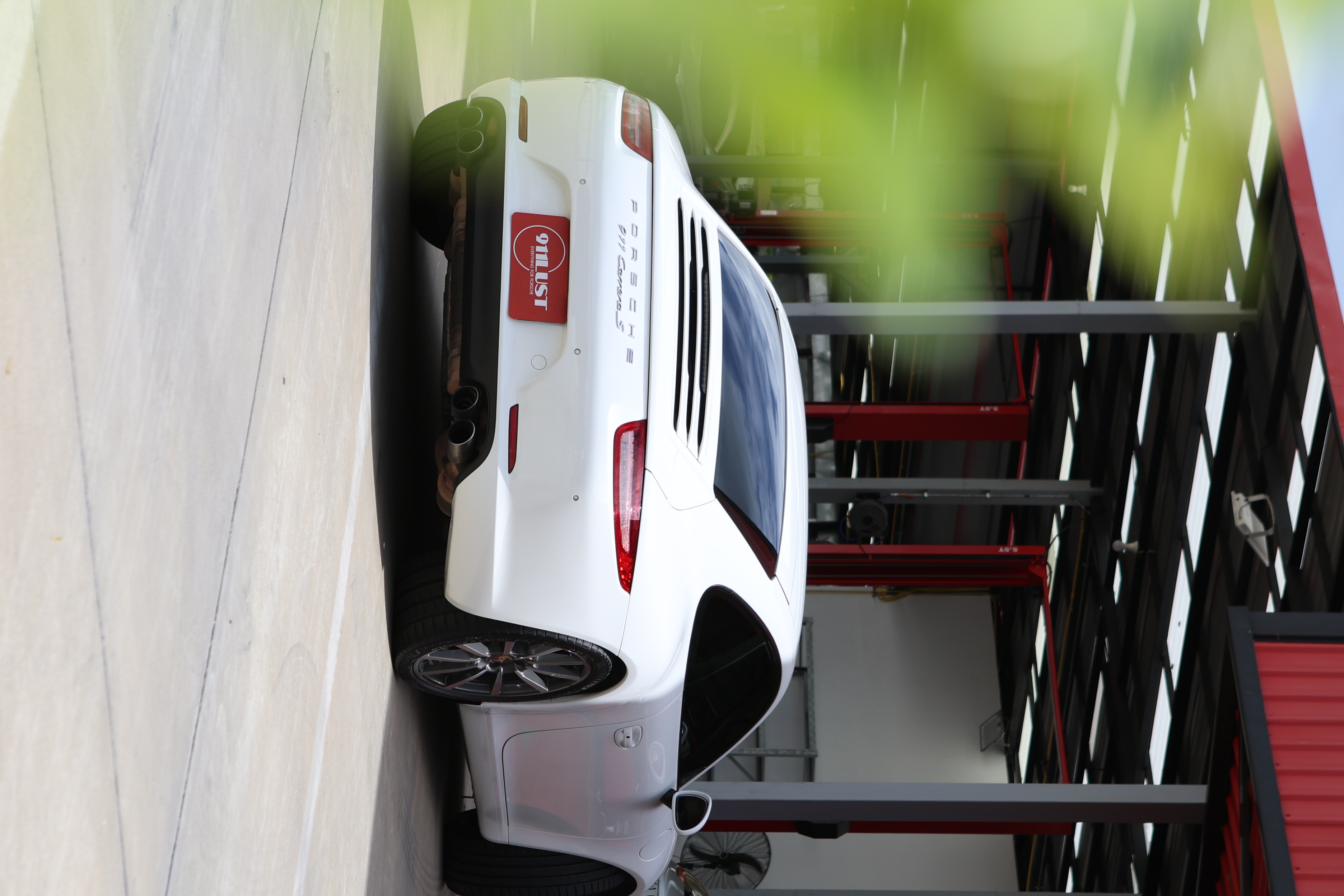 รถ 911: ตำนานแห่งความเร็วและสไตล์ที่ไม่เคยจางหาย