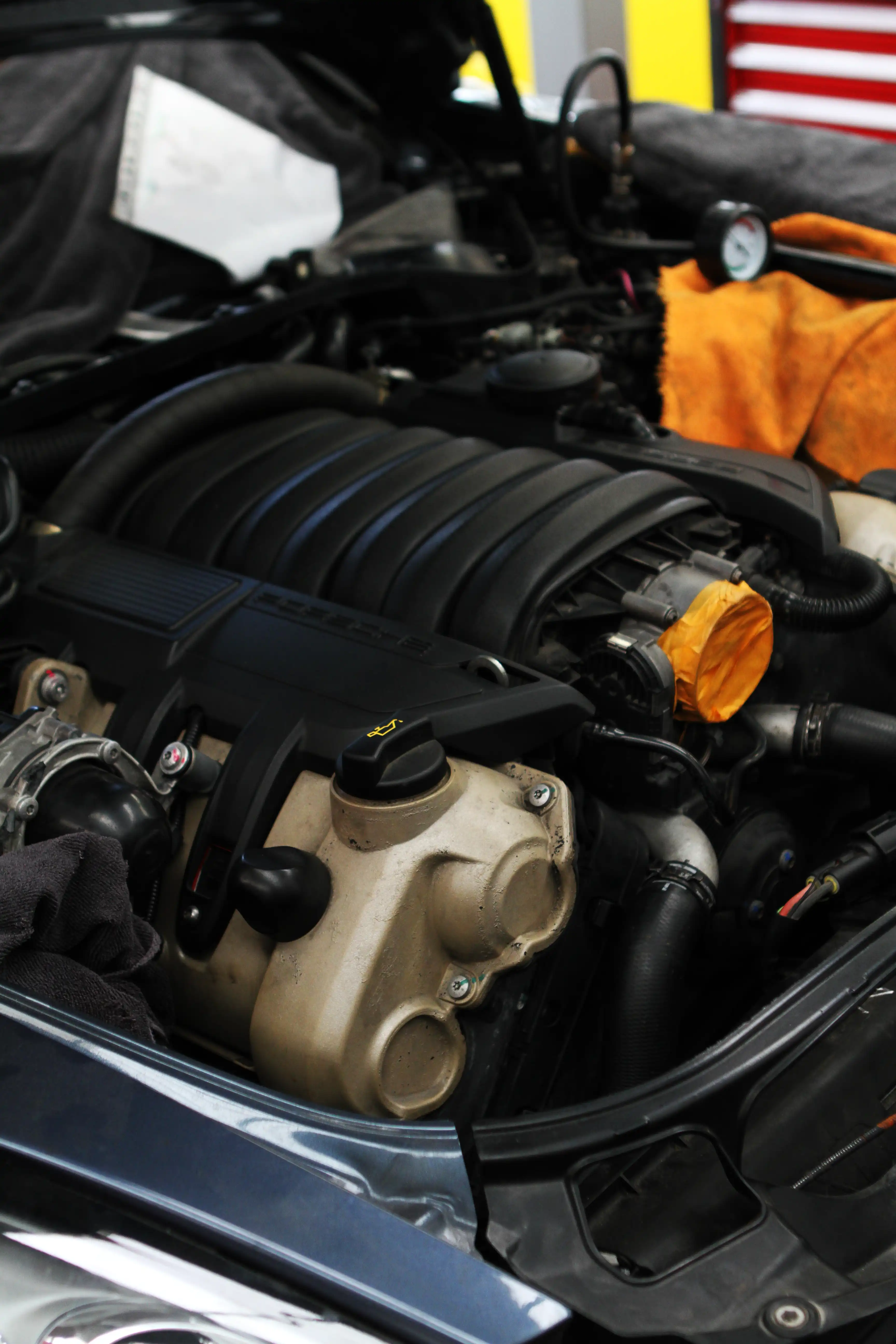 เครื่องยนต์ V6, เครื่อง 6 สูบนอน (Boxer 6) ต่างจาก Inline 6 vs V6 ยังไง?