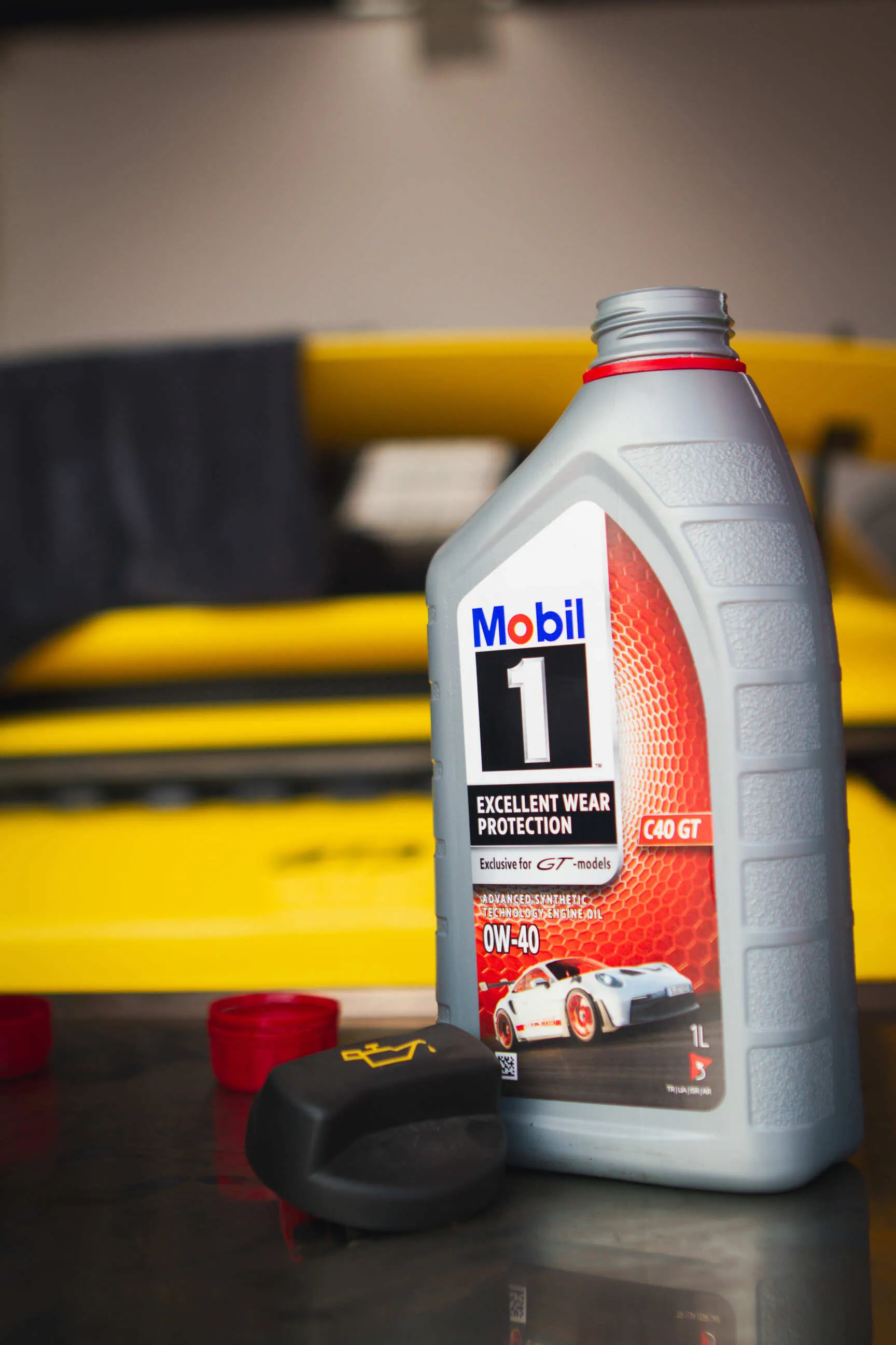 น้ำมันเครื่อง Porsche GT ที่โรงงานไว้วางใจ: Mobil 1 C40 GT 0W-40