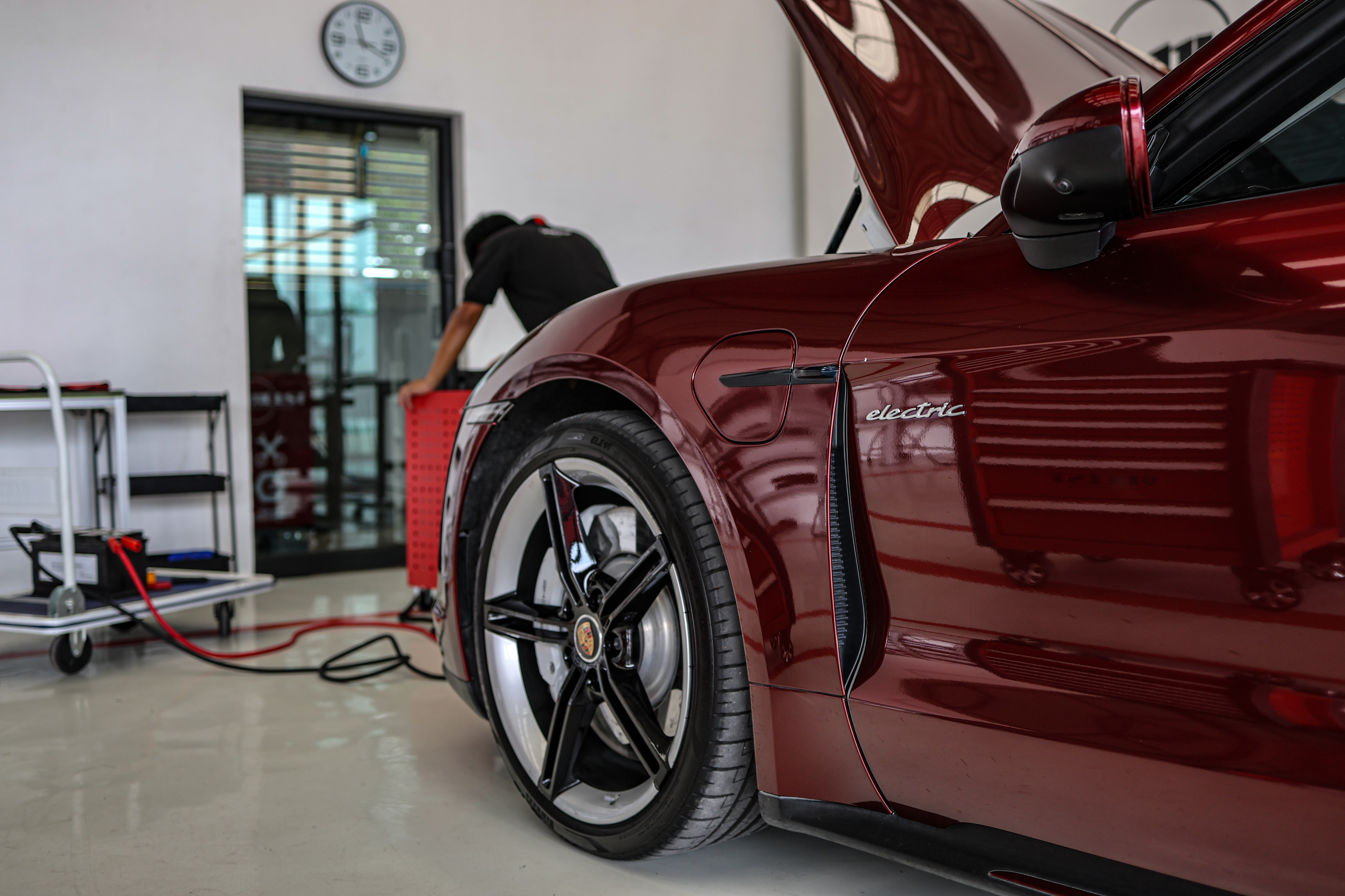 Porsche Taycan: สุดยอดรถไฟฟ้าสมรรถนะสูงที่เปลี่ยนโลกยานยนต์