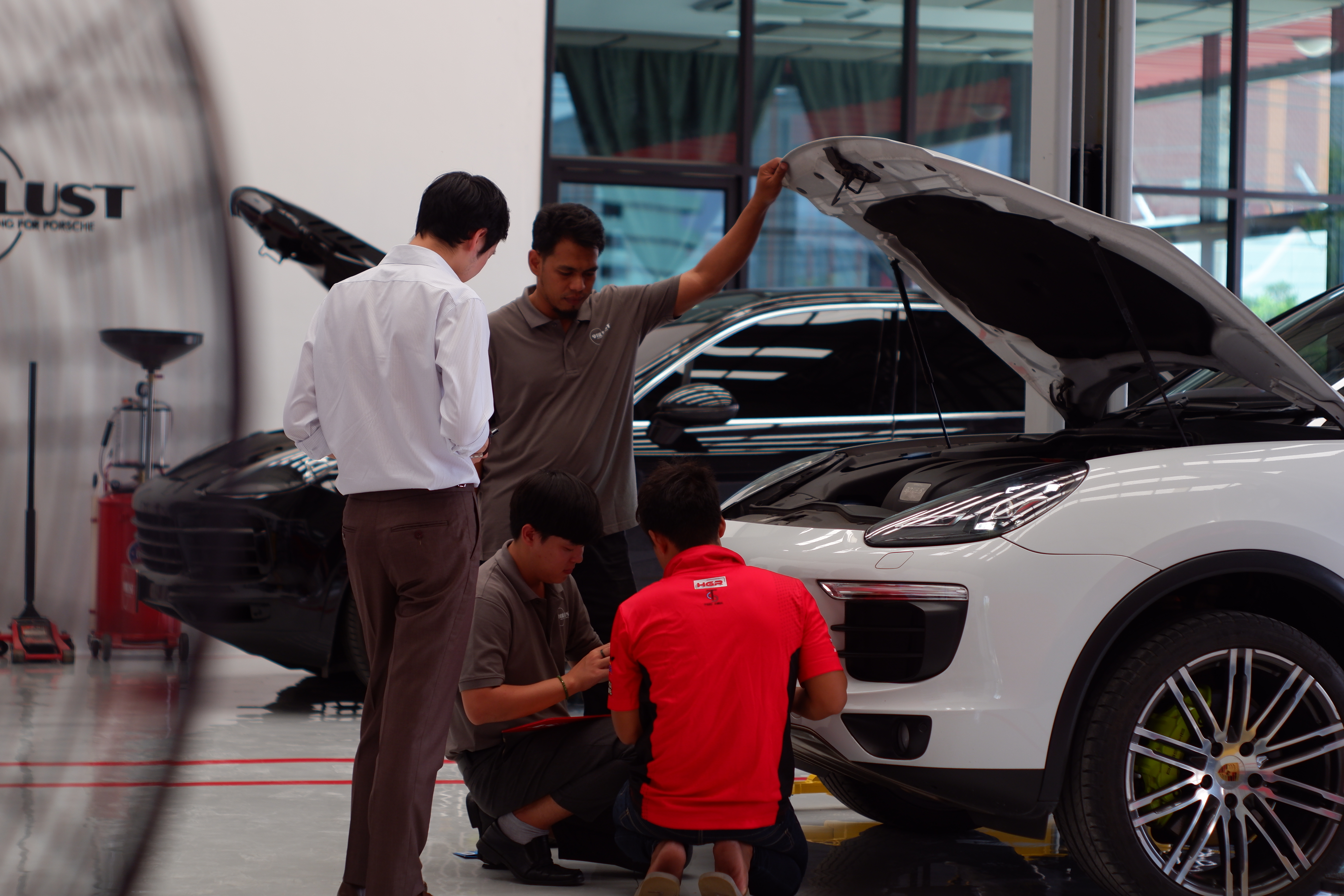 อู่ซ่อมรถซุปเปอร์คาร์: ดูแลรถหรูของคุณอย่างมืออาชีพ