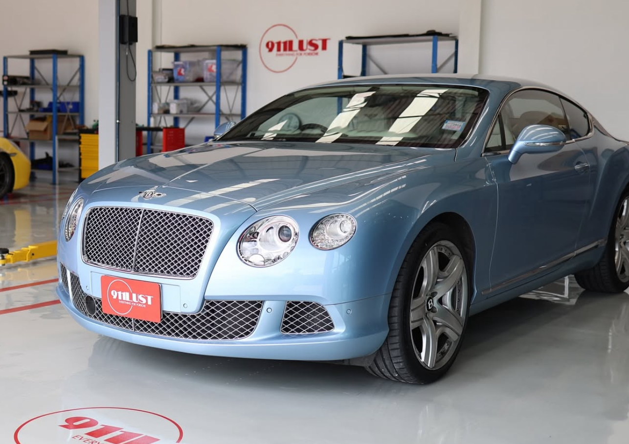 การติดฟิล์มรถสปอร์ต รถหรู ช่วยกันร้อนและ UV เพิ่มความปลอดภัย