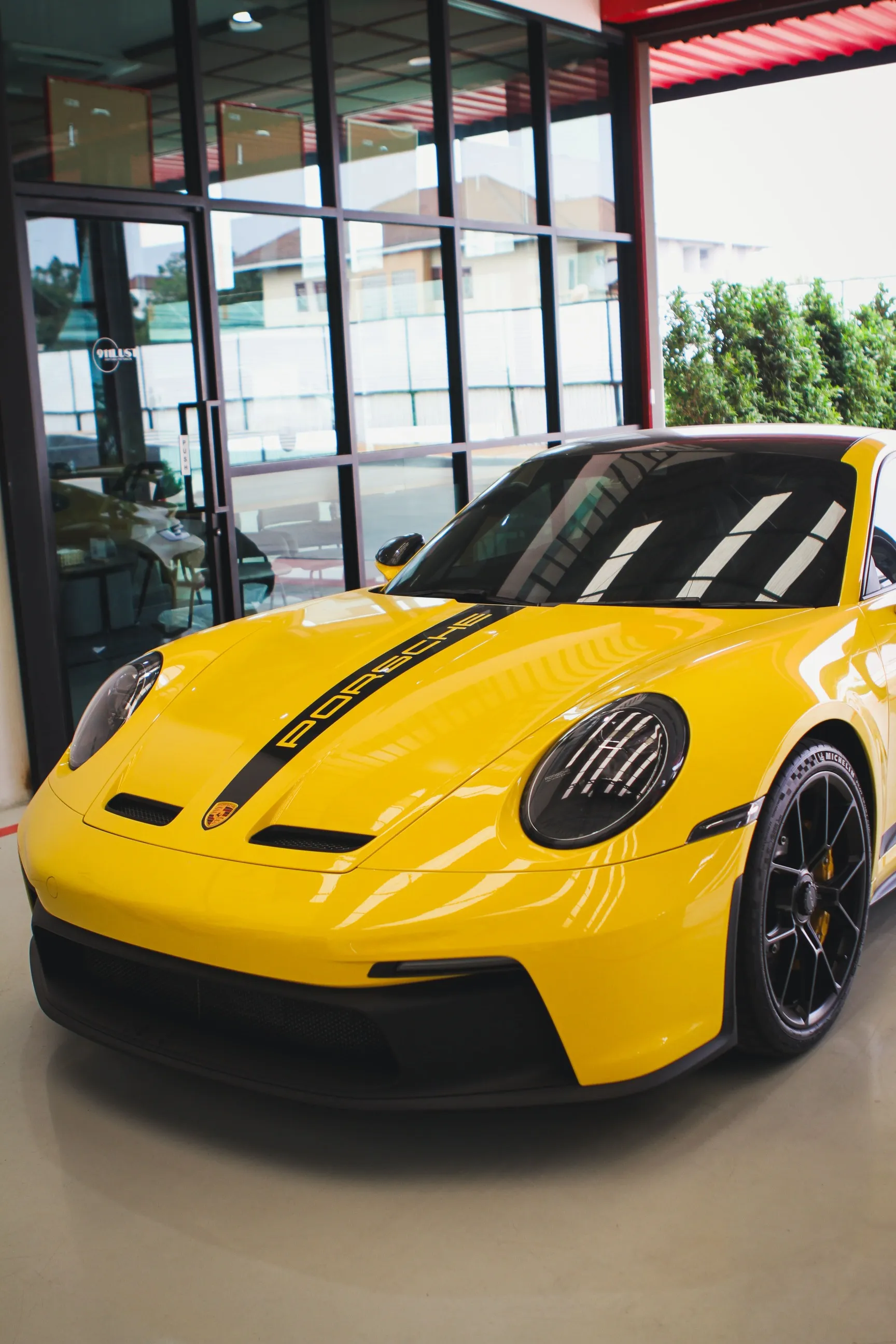 น้ำมันเครื่อง Porsche GT ที่โรงงานไว้วางใจ: Mobil 1 C40 GT 0W-40