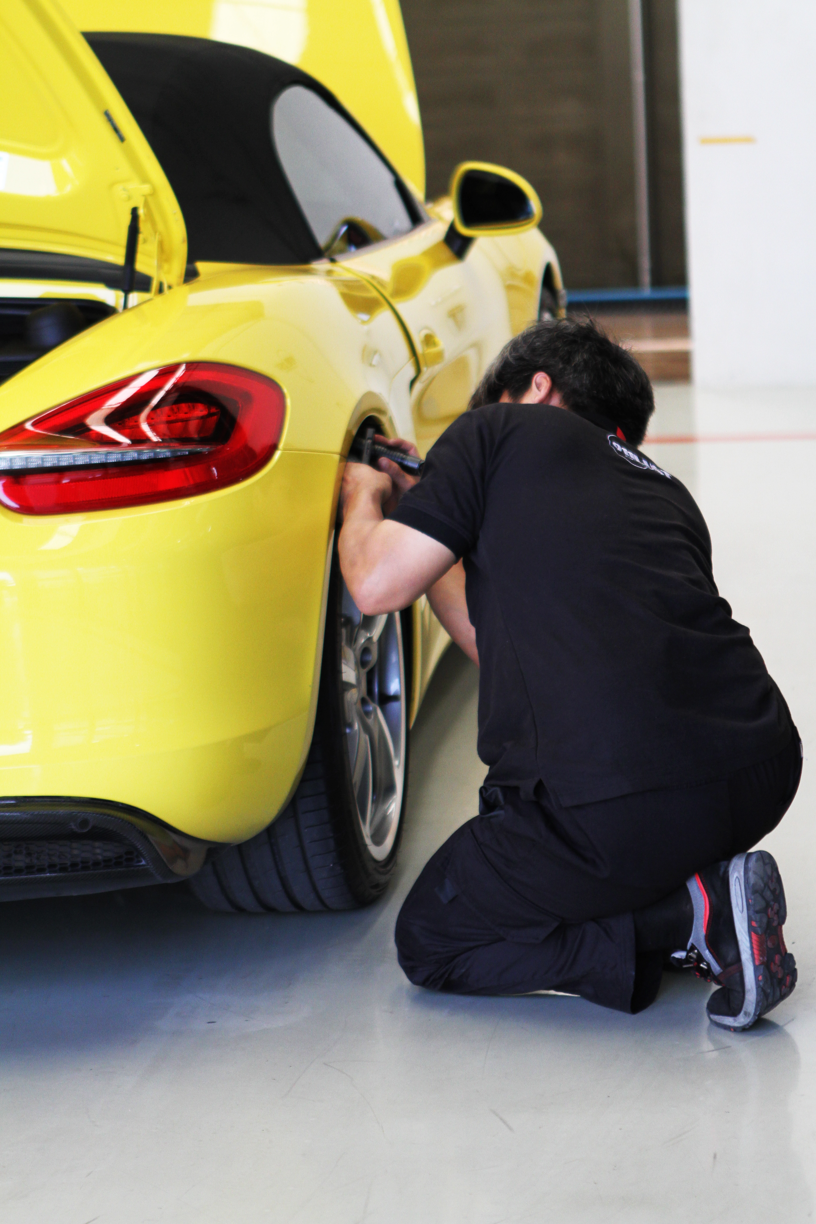 บริการตรวจสภาพรถมือสองระดับพรีเมียม สำหรับรถสปอร์ตและ Porsche