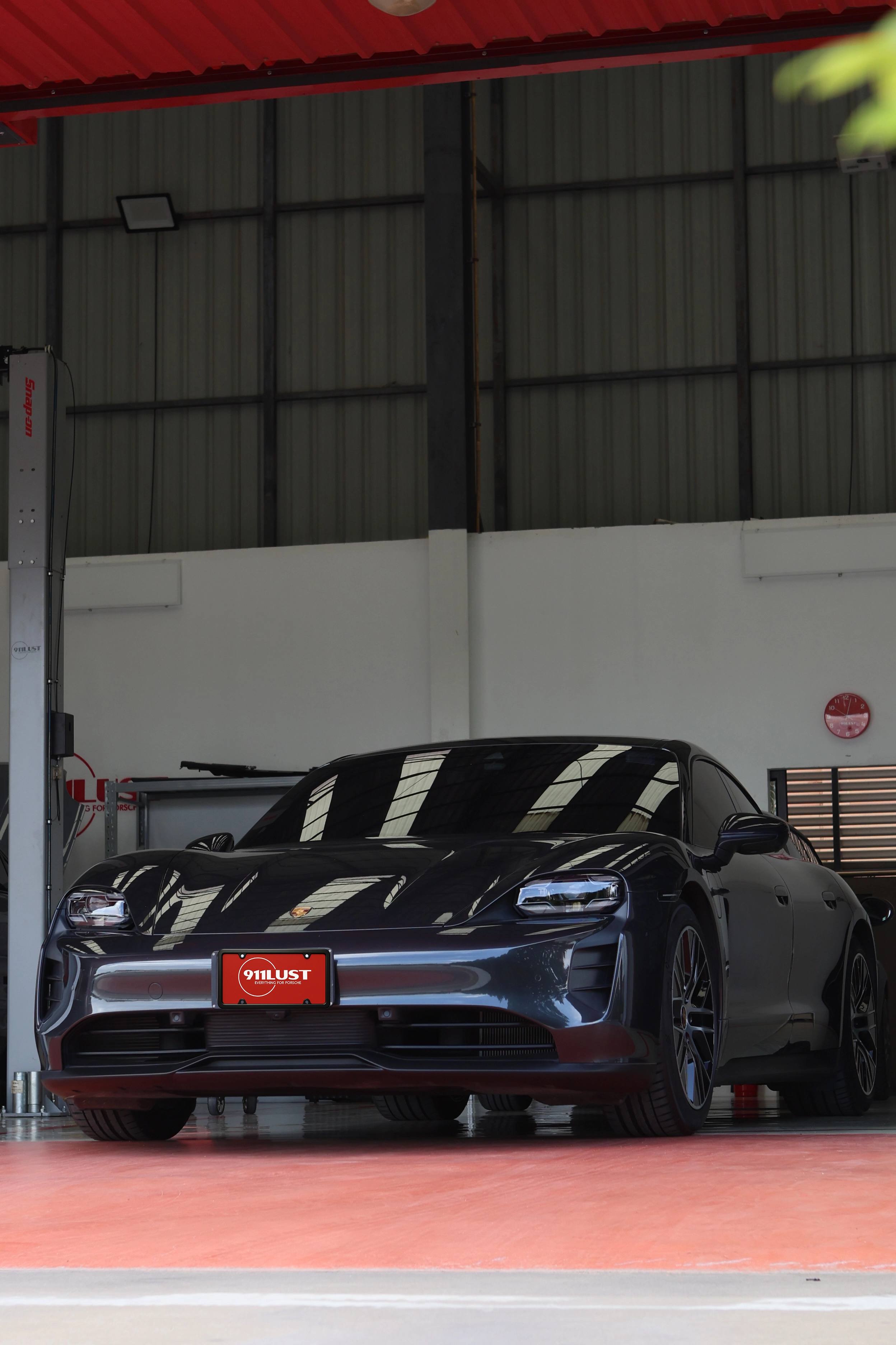 ซ่อม Porsche Taycan